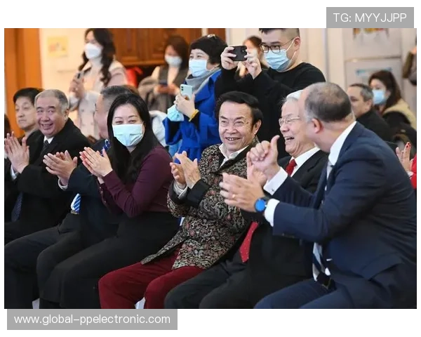 拉加德足球明星闪耀赛场展现非凡才华与激情的完美结合